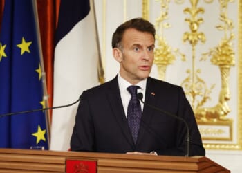 French President Macron urges U.S. and Iran to restart talks