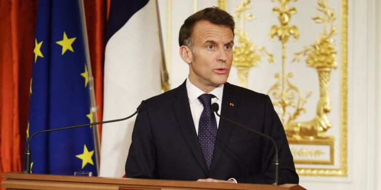 French President Macron urges U.S. and Iran to restart talks