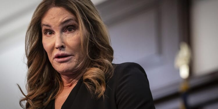 Caitlyn Jenner reconsiders 2015 ‘Woman of the Year’ honor, calls decision a ‘mistake’