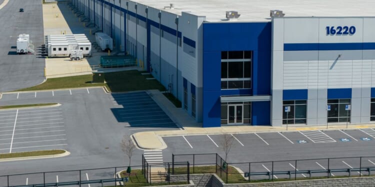 Judge halts ICE’s attempt to turn Maryland warehouse into migrant detention space