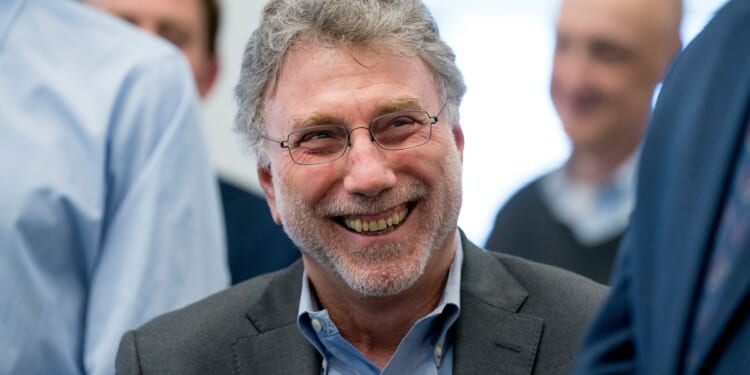 In address on media ethics, former Washington Post editor worries about fading moral compass