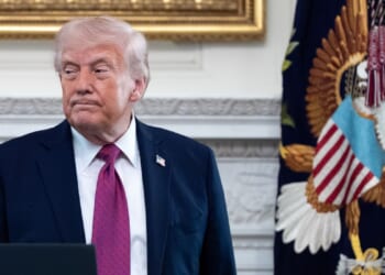 Trump’s economic approval rating craters to 30%: Poll