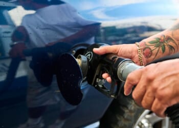 Ceasefire-linked drop in gas prices idles, AAA figures show