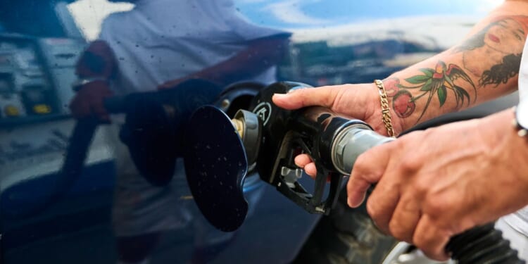 Ceasefire-linked drop in gas prices idles, AAA figures show