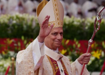 Pope urges U.S., Iran to restart peace talks, condemns capital punishment