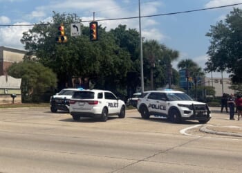 Police say 10 hurt, suspects fled after two groups open fire inside Mall of Louisiana