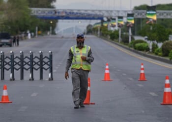 Iran resumes commercial flights from Tehran’s international airport