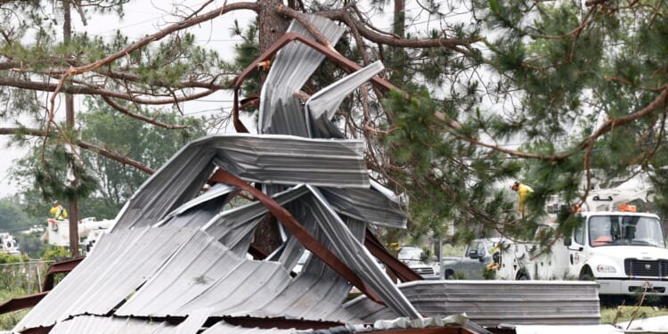 Tornado in northern Texas leaves at least 2 dead and destroys multiple homes
