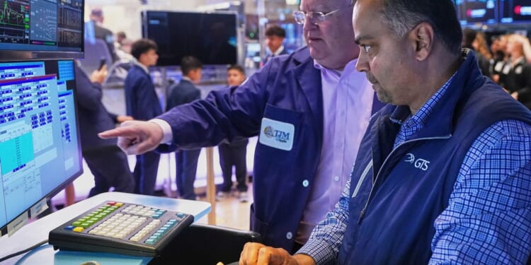 U.S. stocks inch to more records as oil prices rise ahead of a blockbuster week for Wall Street