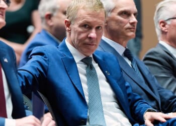 United Airlines CEO confirms he approached American about potential merger, but was rebuffed