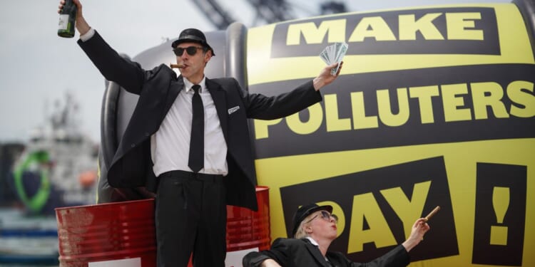 Colombia climate conference highlights lack of financing for shift from fossil fuels