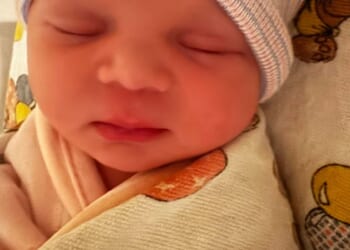 Paramedics help passenger give birth just before Delta flight lands