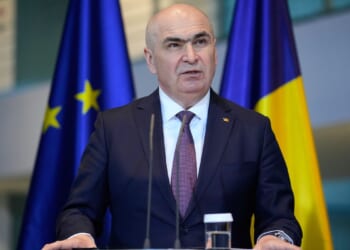 Romania’s Socialists and a hard-right party seek to topple the center-right prime minister