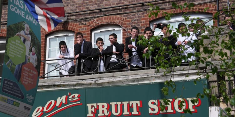 London police say stabbing of 2 Jewish men is an act of terrorism