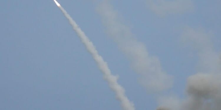 Pentagon wants hundreds of laser weapons