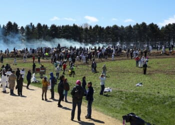 Animal rescue group says it bought 1,500 beagles from Wisconsin facility targeted by protesters