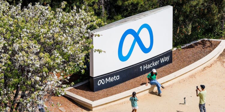 Meta beats revenue expectations, boosts capital spending forecast for 2026