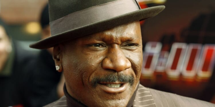 Actor Ving Rhames collapses at L.A. restaurant, released same day