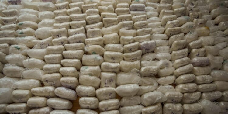 U.S. charges 10 Mexican officials, Sinaloa governor in cartel case