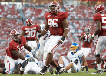College Football: Alabama Luther Davis (96) victorious during game vs San Jose State. Tuscaloosa, Alabama on Sept. 4, 2010 (Bob Rosato /Sports Illustrated via Getty Images)