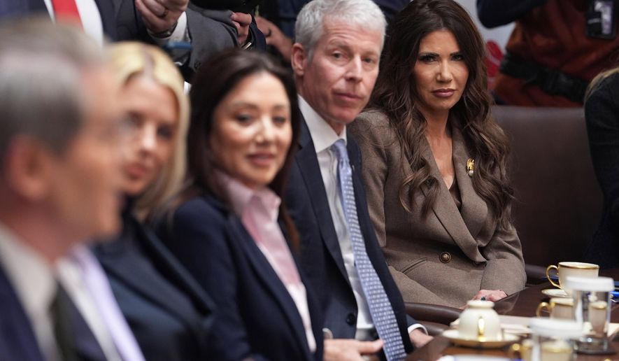 From left, Treasury Secretary Scott Bessent speaks as Attorney General Pam Bondi, Labor Secretary Lori Chavez-DeRemer, Energy Secretary Chris Wright, and Homeland Security Secretary Kristi Noem listen during a cabinet meeting at the White House, Thursday, Jan. 29, 2026, in Washington. (AP Photo/Evan Vucci)