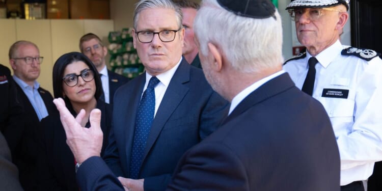 Starmer urges tougher action against Gaza protests in U.K. following antisemitic attacks
