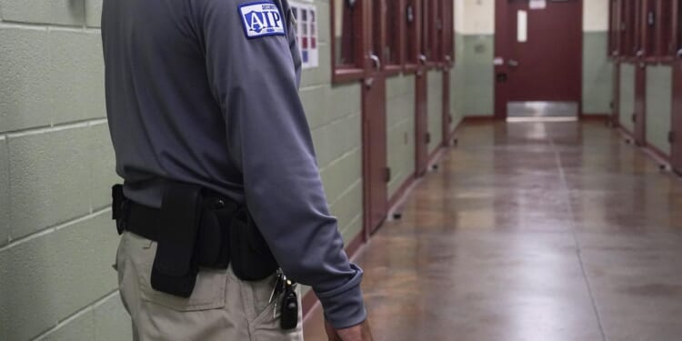 ICE released a murder suspect into U.S. without any conditions; judge threatens punishment