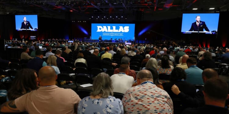 Southern Baptist Convention continues membership slide but grows in attendance, baptisms