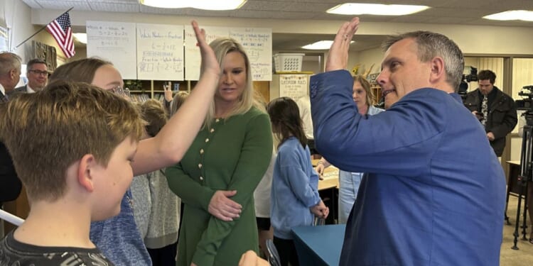 Study finds school cellphone bans help students focus more but show little impact on test scores