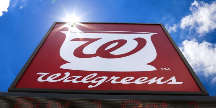 Chicago alderman demands charges against Walgreens over South Side store closure