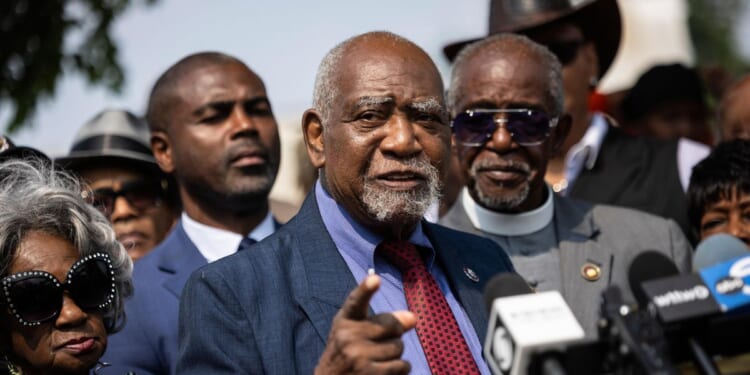 Aide to Democratic Rep. Danny Davis indicted for pandemic fraud