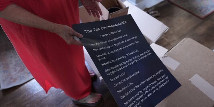 Texas AG demands proof that school districts display Ten Commandments