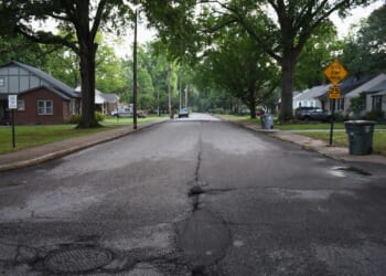 Tennessee redistricting plan splits Memphis neighbors and reshapes midterms as other states follow