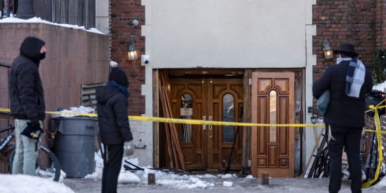 Man pleads guilty to ramming car into Chabad Lubavitch headquarters in New York City