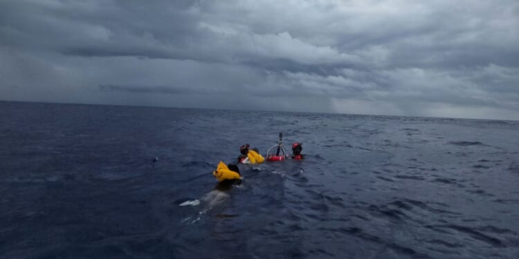 Survivors of plane crash off Florida were on a life raft for hours with no idea if help was coming