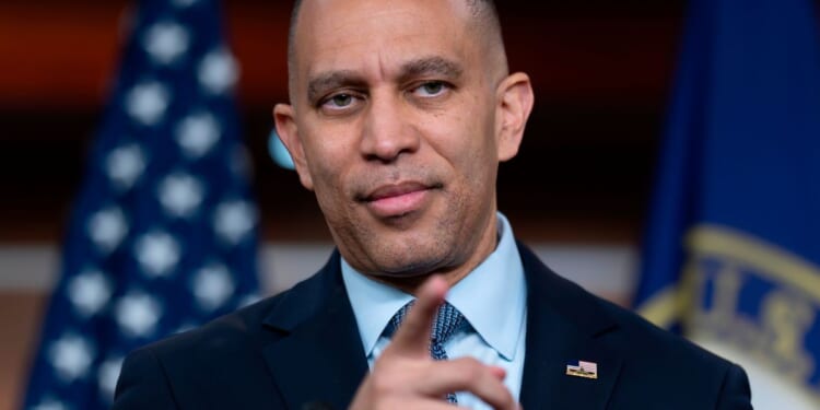 Jeffries says despite Republican gains on redistricting, Democrats will still win back the House