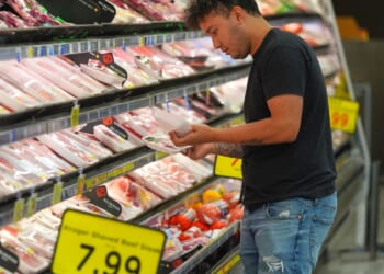 Fed survey says Americans were pessimistic on economy in ‘25, but satisfied with personal finances