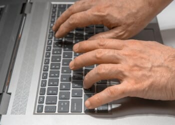Investigation exposes Florida news outlet as AI-generated fraud