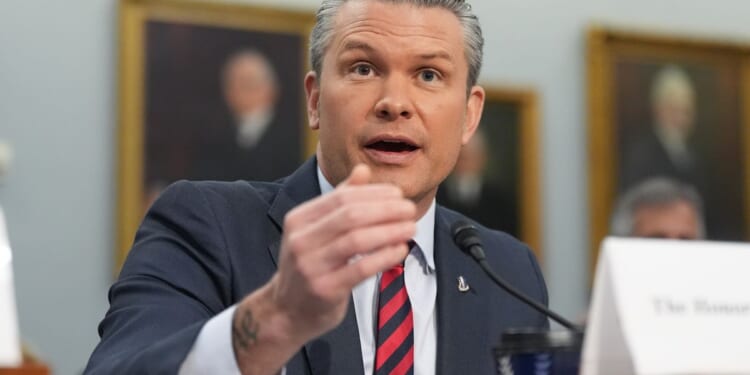 Hegseth hits trail against Massie, says Kentucky race a choice between ‘warrior,’ ‘obstructionist’