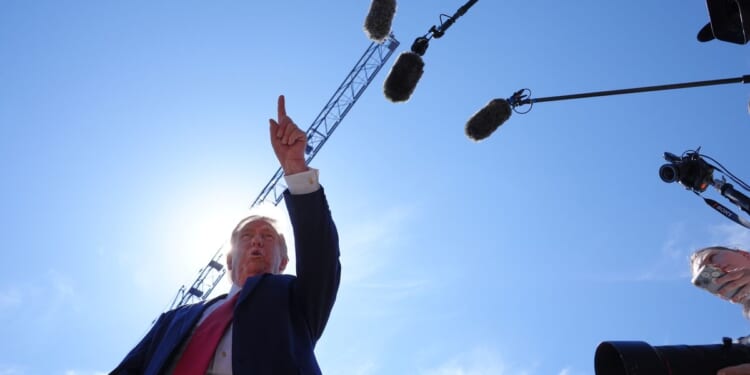 Trump shows press construction site of his new ballroom