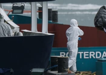 U.S. health officials order quarantine for 2 passengers from cruise ship with hantavirus outbreak