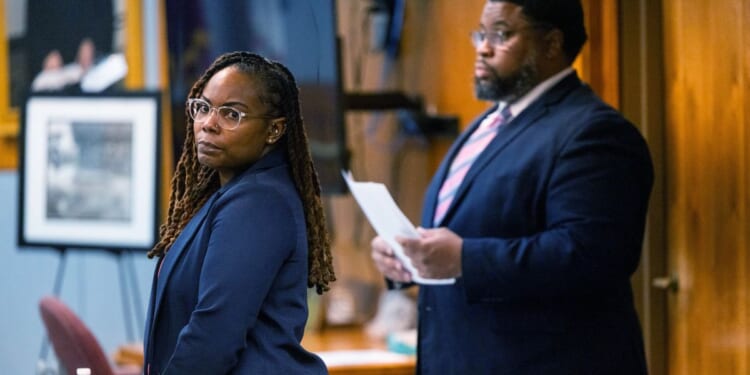 Virginia judge spares ex-assistant principal while dismissing case in student shooting of teacher