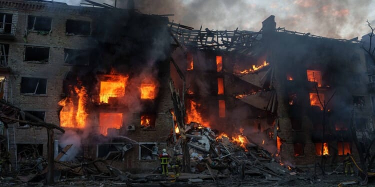 Russia uses hypersonic Oreshnik missile in mass attack on Kyiv