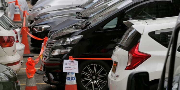 Hong Kong proposes issuing 10,000 permits for drivers on ride-hailing apps like Uber