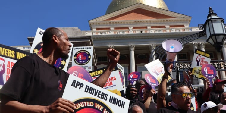 Massachusetts Uber, Lyft drivers certify first statewide ride-hailing union amid automation fears
