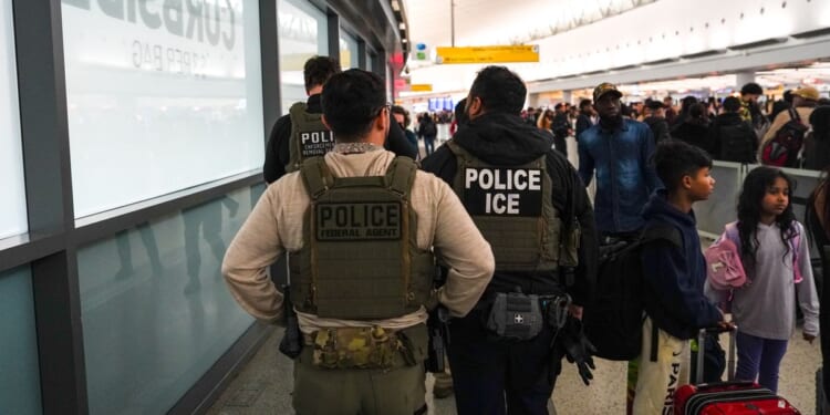 DHS floats plan to block international flights into sanctuary cities