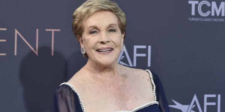 Julie Andrews makes rare appearance at Parkinson’s fundraiser