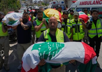 Israeli troops push deeper into Lebanon as the two sides start military talks at the Pentagon