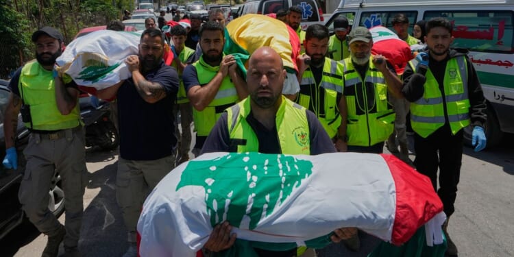 Israeli troops push deeper into Lebanon as the two sides start military talks at the Pentagon