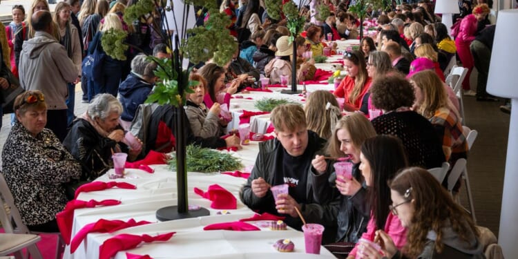 Festival honoring Lithuania’s iconic cold beet soup brings thousands to Vilnius